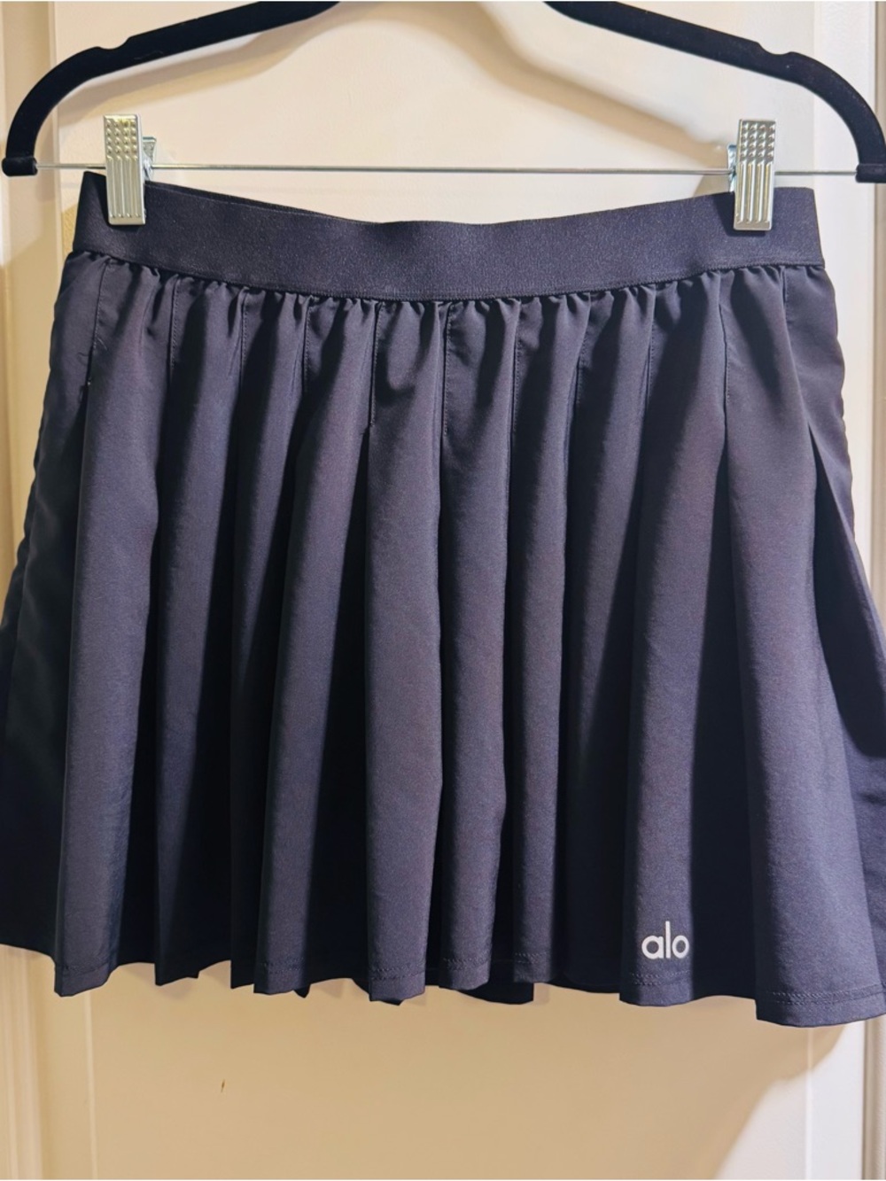 ALO Yoga Black Pleated Tennis Skirt - Picture 3 of 7